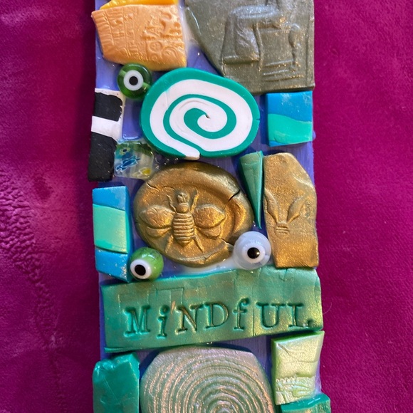 Handmade Polymer Clay Mosaic Art “Bee Mindful”Plaque Original On Wood - Picture 3 of 11